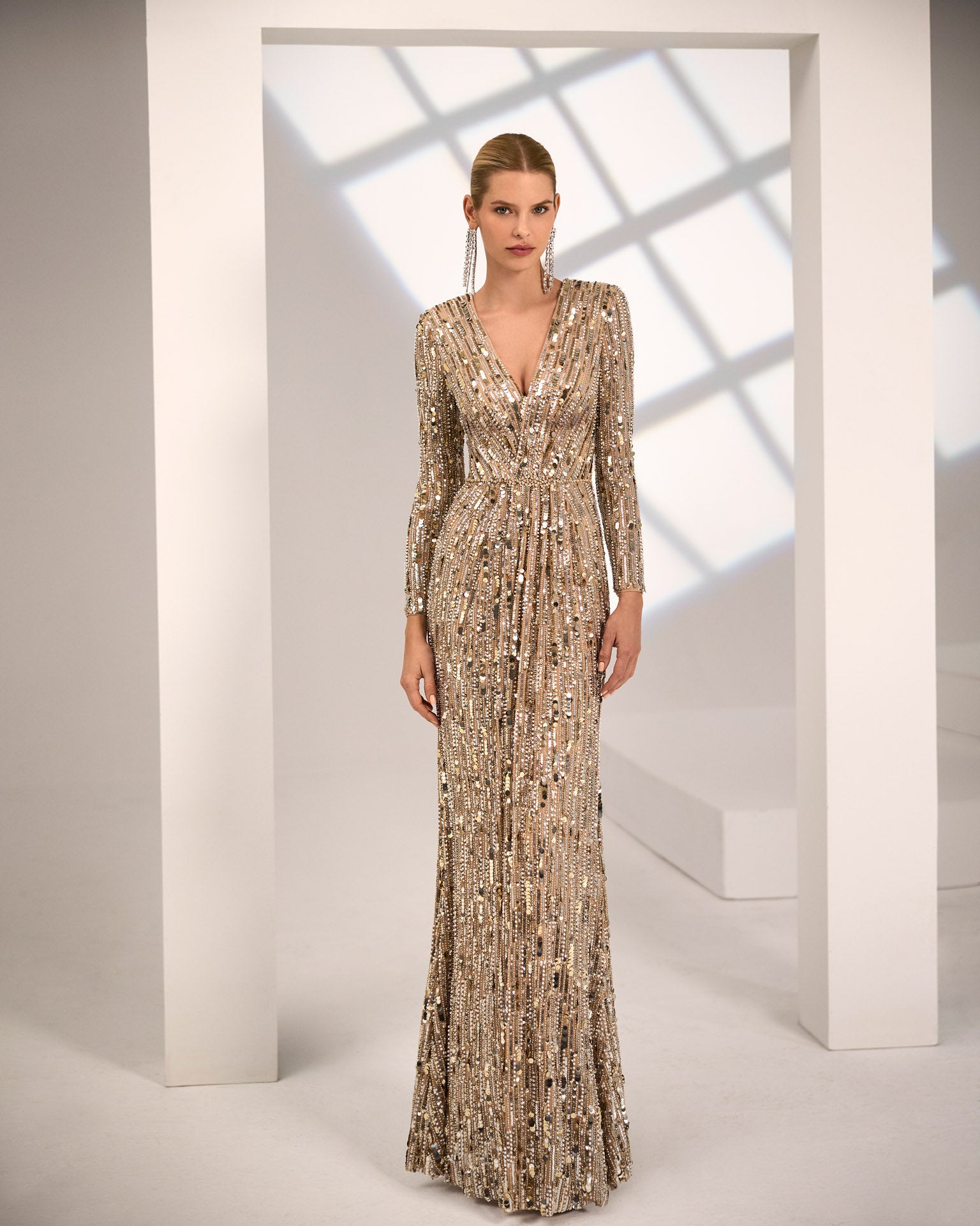 Vestido Marfil Barcelona Largo Pedrería Escote V Manga Larga